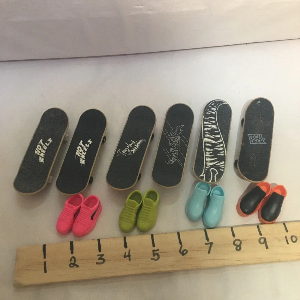 Hot Wheels Tony Hawk Finger Board  and Shoes Lot